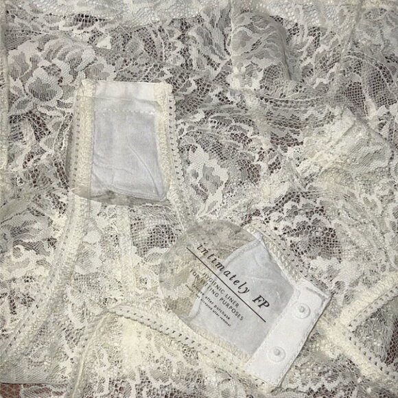 intimately FP Ivory Midnight Hour Lace  Bodysuit size XSmall - Picture 6 of 12